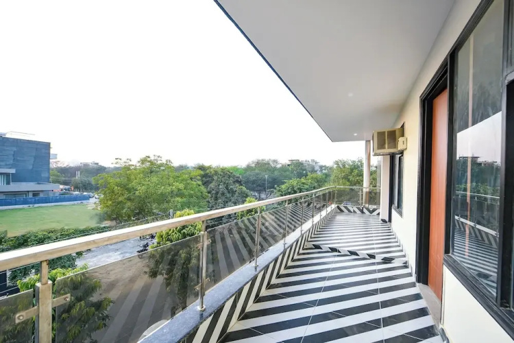 Fabhotel Rr Premium