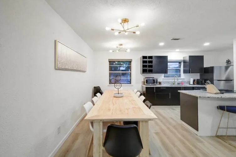 Panoramic 4BR 3B Home With Pool, Grill, Sauna & Game Room