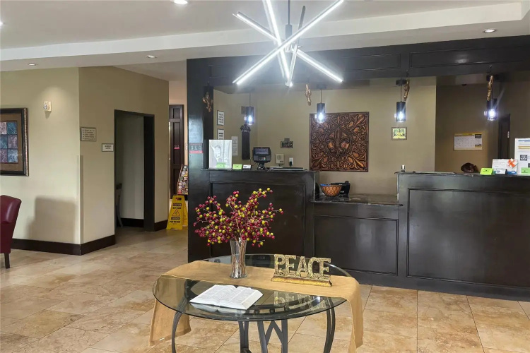 Rodeway Inn & Suites