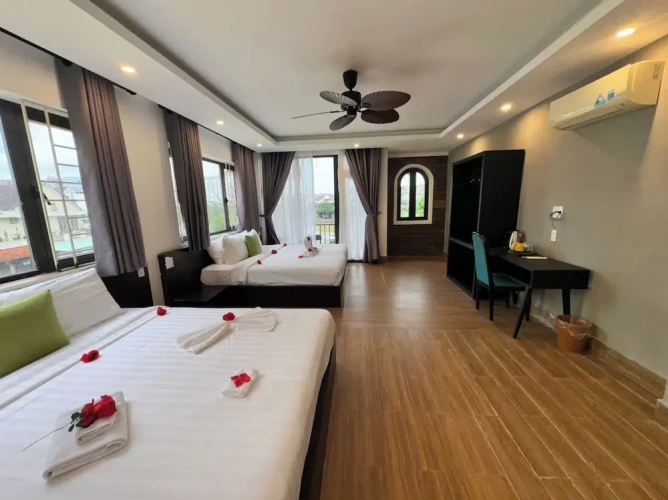 Standard Quadruple Family room