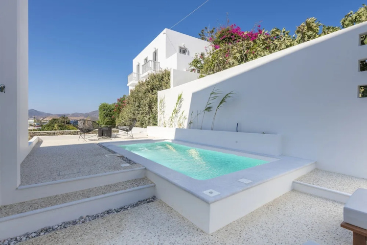 Manesis Suites