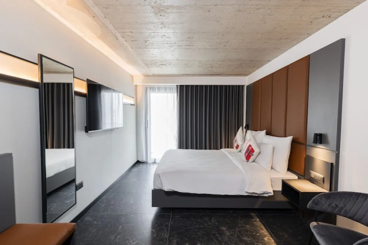 Deluxe Double room with balcony and with city view