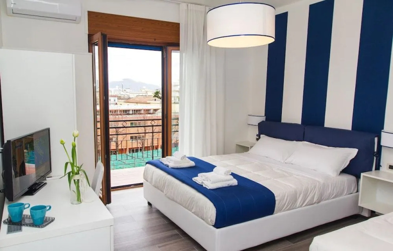 Sea Room Sorrento