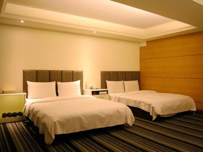 Jung Zaw Hotel