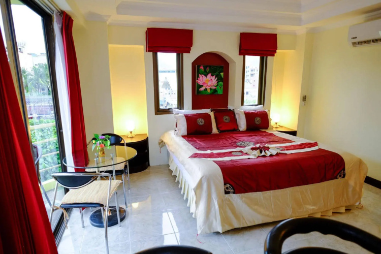 Adonis Guest House