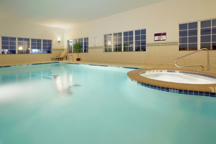 Holiday Inn Express & Suites Georgetown