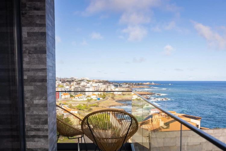 3 bdr aprt, stunning seaview, rooftop pool - LCGR