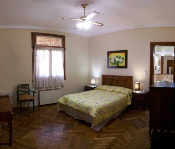 Hostal L' Hirondelle