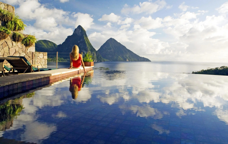 Jade Mountain Resort