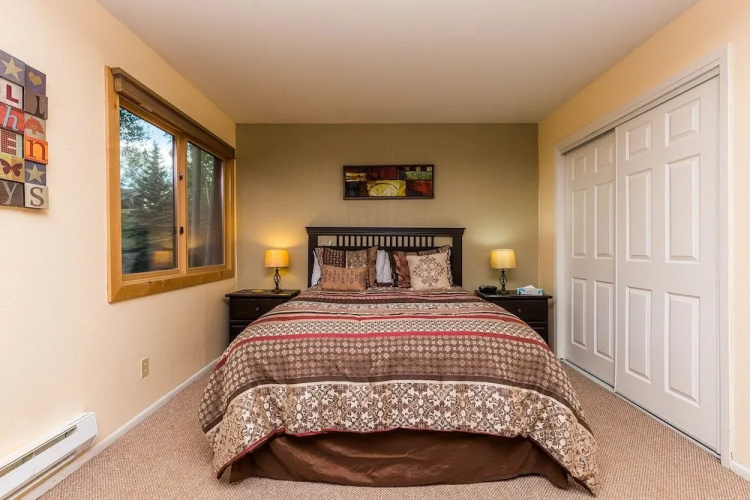 Flying Dutchman #1143 - Studio Br Condo