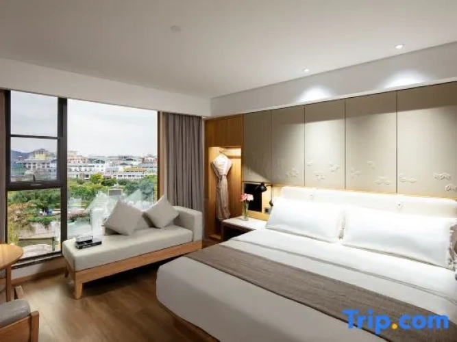2 Bedrooms Premier Double Family Suite