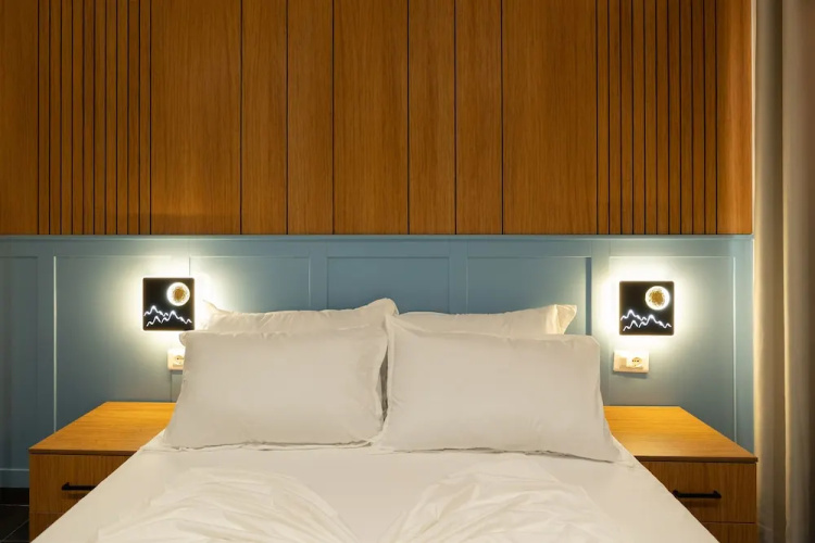 Aglon Twin's Hotel