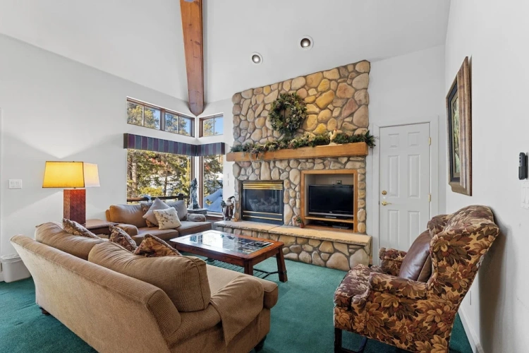 4 Bedrooms Villa