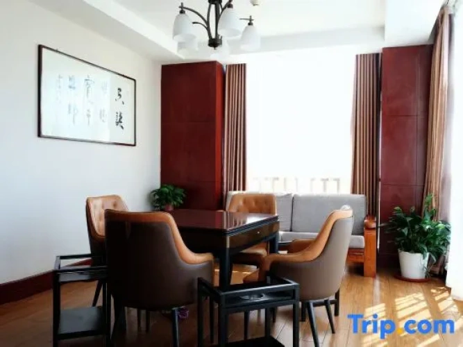 1 Bedroom Business Suite