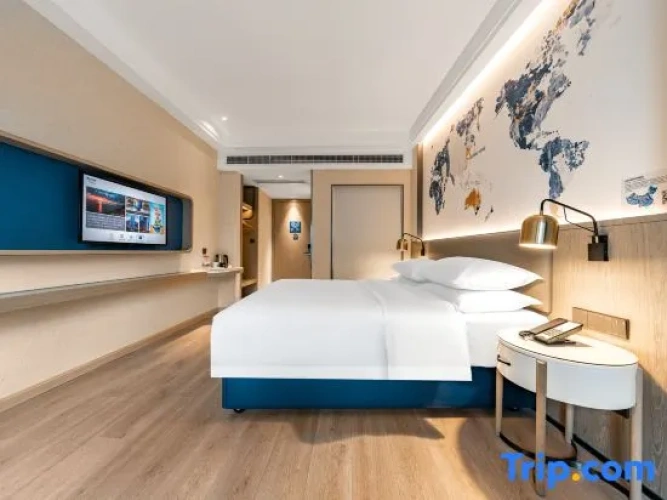 Deluxe Double room with city view
