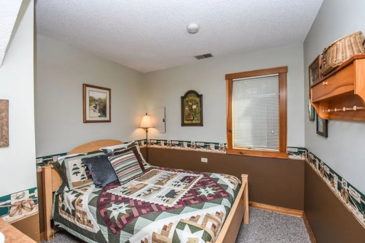 Sunplace 07 by Taylor Made Deep Creek