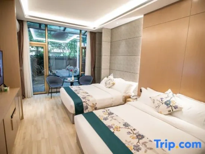 Standard Double room with courtyard view