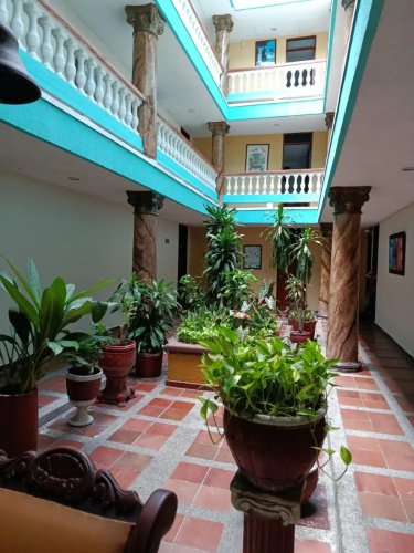 Hotel Colonial Inn