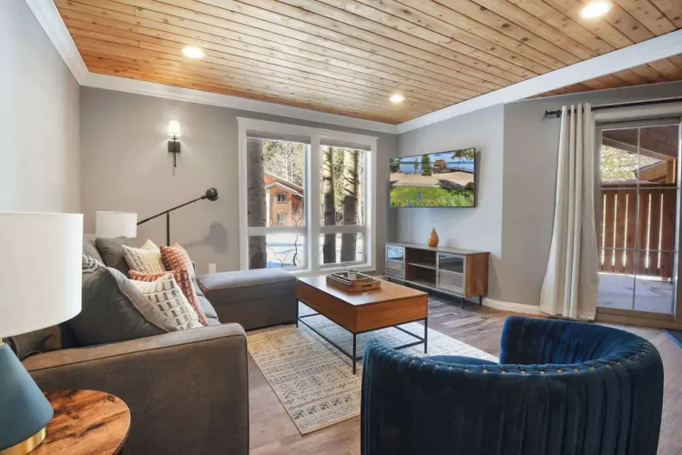 Alpine Chalet Nature Lovers Rejoice! Chic 4 BDR