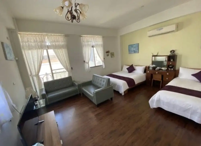 Standard Quadruple Family room