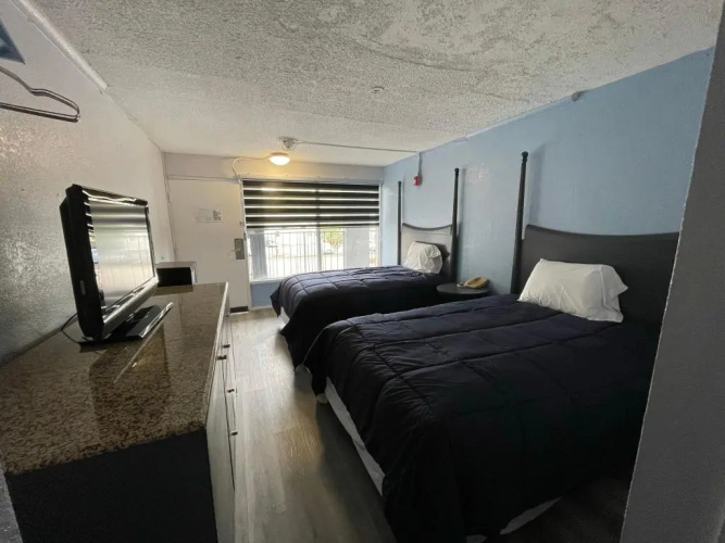 Budgetel Inn & Suites