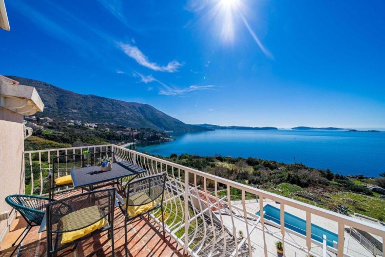 1 Bedroom Superior Apartment with balcony and with sea view