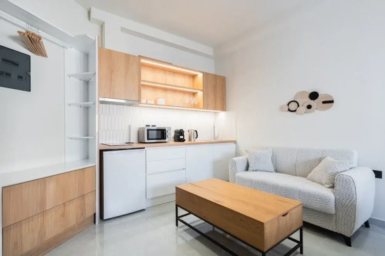 LIV - Modern Studio Apartment S8-4a