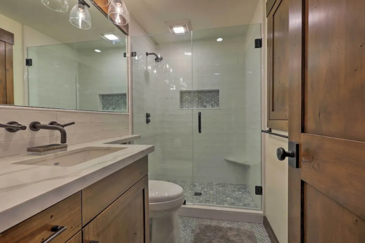 Walk to Ski Shuttle: Truckee Condo w/ Hot Tub