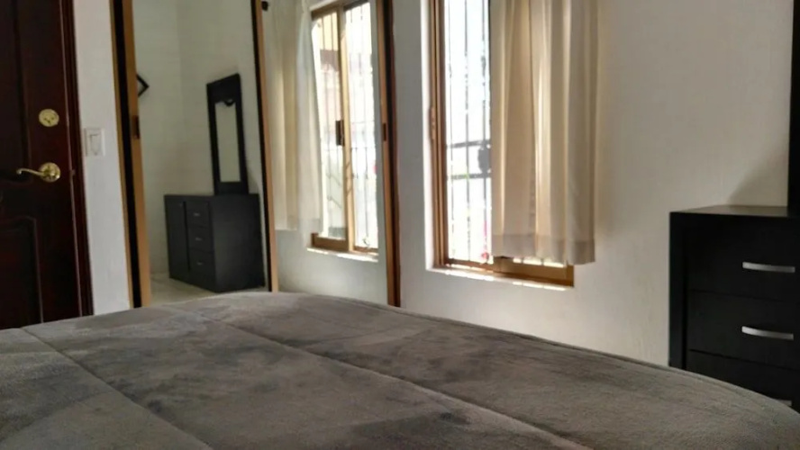 Lia Ajijic - Lakeside B&B