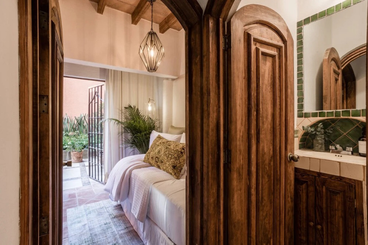 3BR Home with Rooftop & Garage in Centro