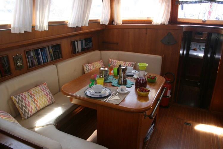Sailing Yacht Naran