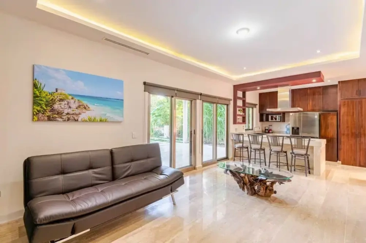 2 Bedrooms Luxury Apartment with balcony and with garden view