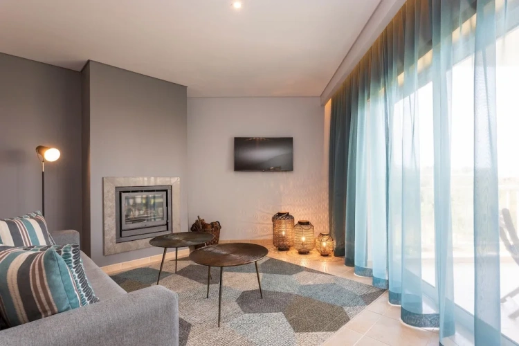 3 Bedrooms Apartment with balcony