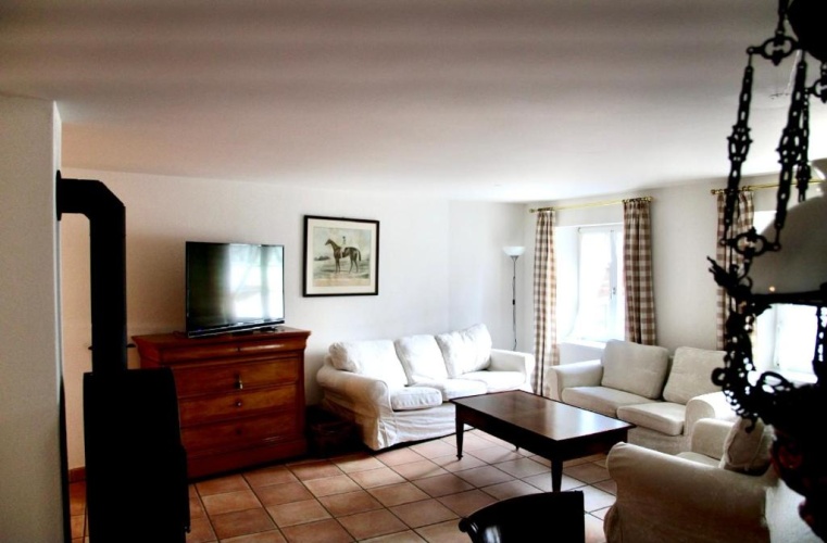 3 Bedrooms Apartment