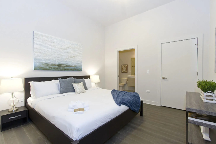 Bright 2Br In Bucktown By Sonder Over view