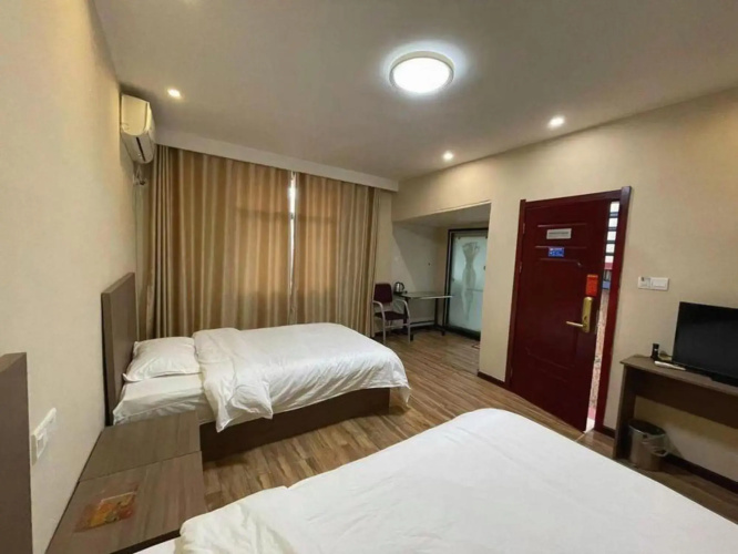 Qinghuaci Hotel
