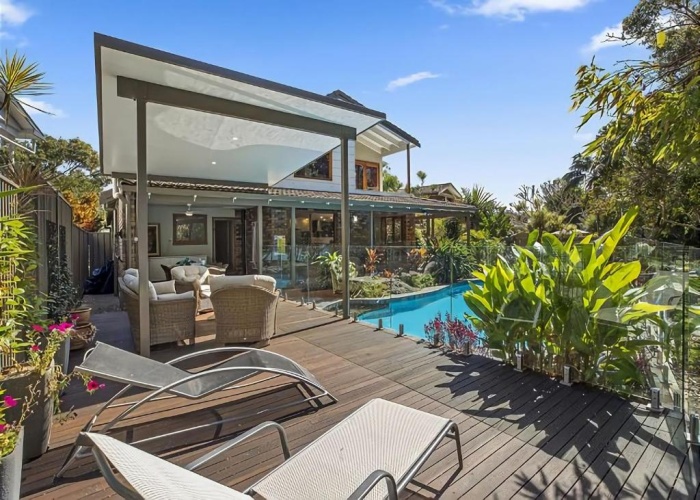 4 Bedrooms Cottage