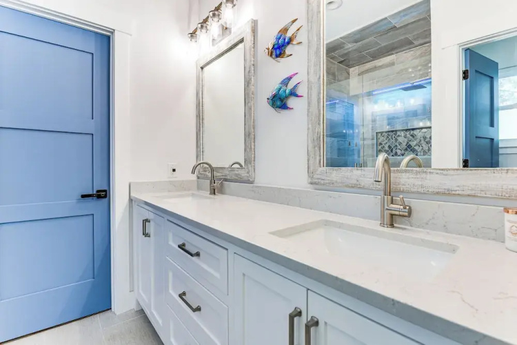 Tranquility & Nearby Beach Access: Private Oasis
