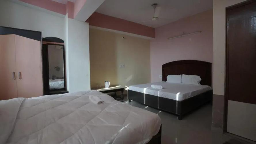 Hotel Mohan by OYO Rooms