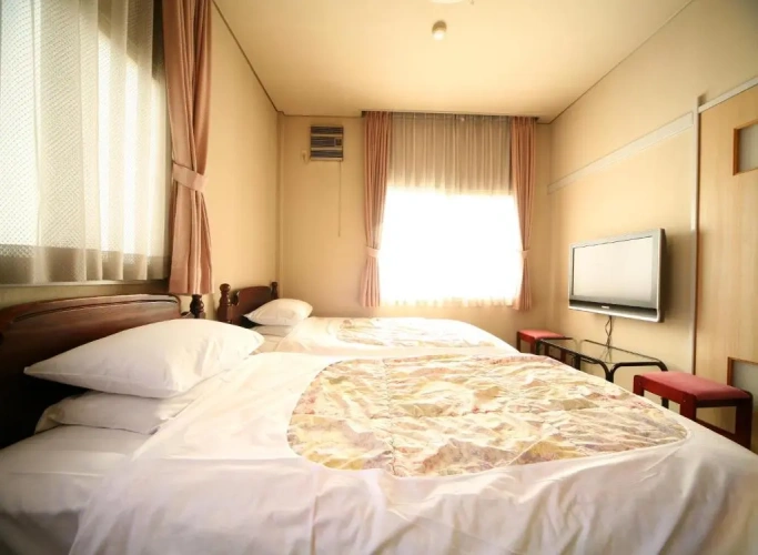 Japanese Western-Style Twin room