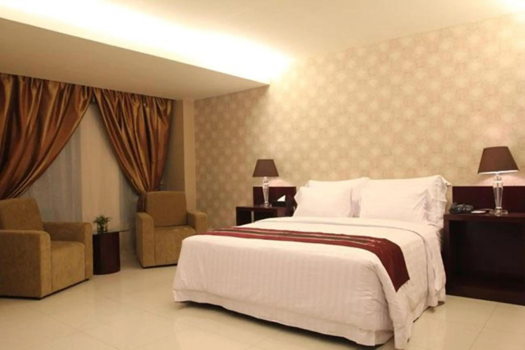 Lion Hotel & Plaza