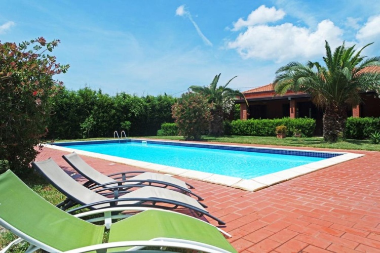 3 Bedrooms Villa
