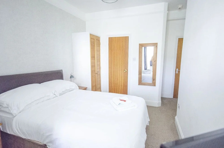 Headlands - Room Only Accommodation
