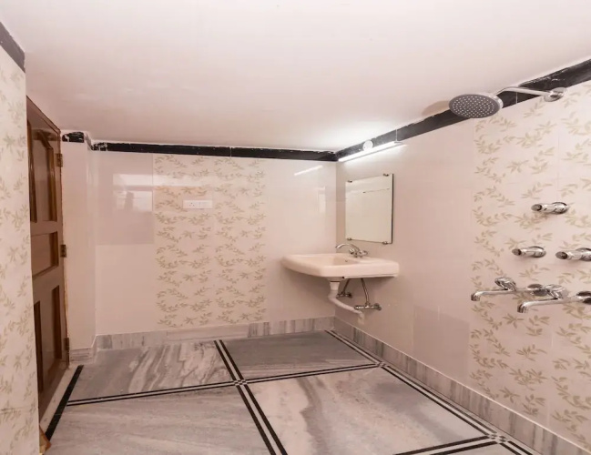 OYO 9000 The Syncretic Guest House
