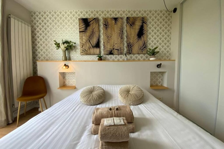 2 Bedrooms Apartment