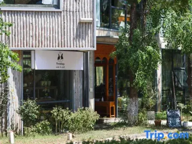 Three logy cafe&craft