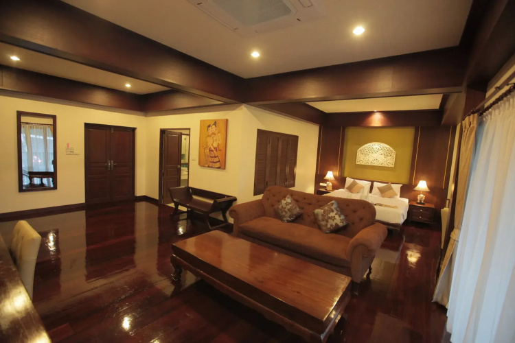 Wiang Kaew Hotel