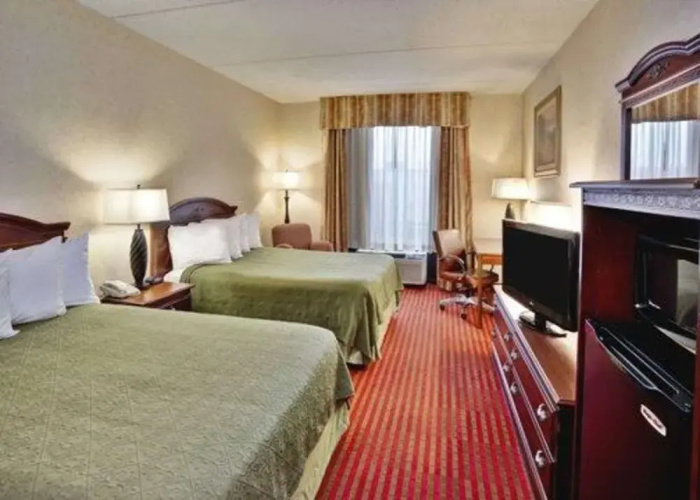 Quality Inn & Suites Somerset Downtown