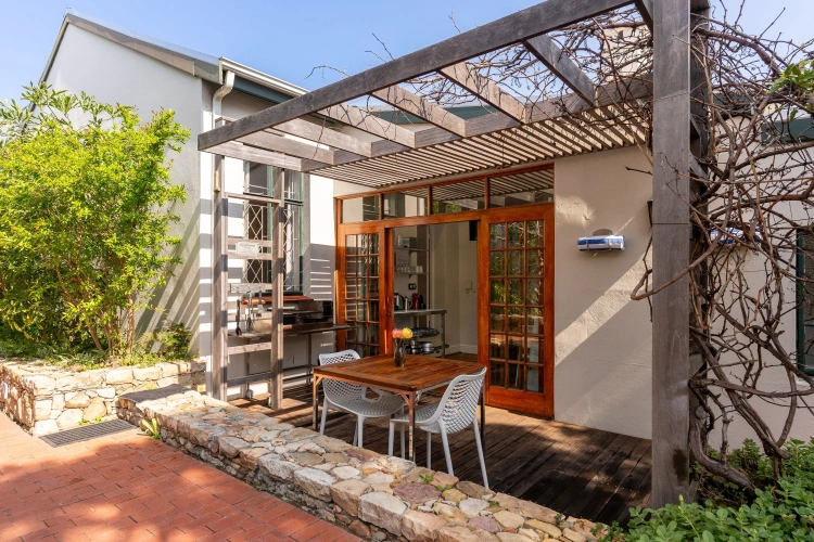 2 Bedrooms Cottage