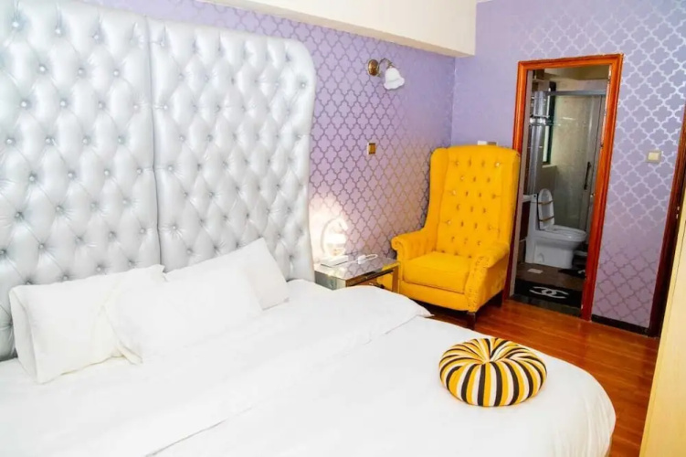 Lux Suites Marcus Garden Apartments